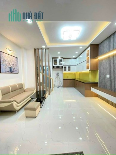 Bán Nhà HXH Lâm Văn Bền Q7, 77.7m2, 4 tầng, Giá 10.6 Tỷ, nội thất cao cấp