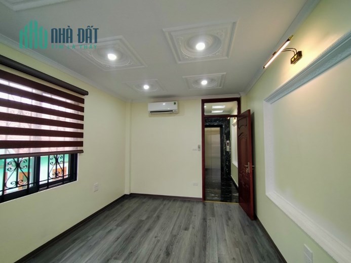 Siêu phẩm 5 tầng Giang Biên, lô góc, thang máy, ngõ ô tô, DT 37m2, MT 3.5m, nhỉnh 6 tỷ