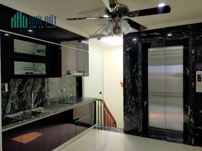 Siêu phẩm 5 tầng Giang Biên, lô góc, thang máy, ngõ ô tô, DT 37m2, MT 3.5m, nhỉnh 6 tỷ