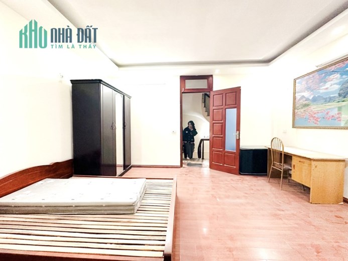 Bán nhà ngõ 79 Cầu Giấy 36 m2 x 5 t mt 5 m nhà nội thất đầy đủ giá 4,3 tỷ