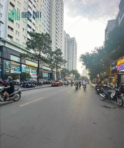 Bán nhà mặt hồ kinh doanh quận Hà Đông, 100m2, mt5.5m, trung tâm, vượng khí giá 16.x tỷ