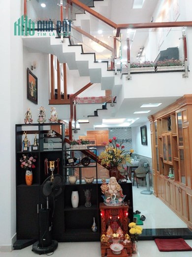 Bán nhà Phạm Văn Bạch Tân Bình - Chỉ 7 Tỷ có nhà HXH xung quanh tiện ích đầy đủ Khu an ninh dân trí