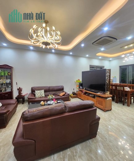 BÁN NHÀ PHỐ TRUNG HÒA - TRUNG KÍNH. DT 100M2. PHÂN LÔ. VỈA HÈ. Ô TÔ TRÁNH. GIÁ 18 TỶ