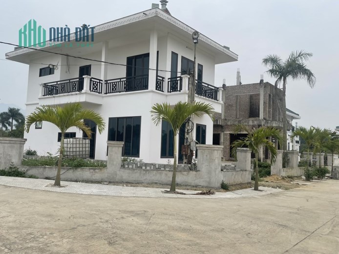 CẦN BÁN em hoa hậu 2000m 300m thổ cư tại Đồng Sầm - Nhuận Trạch - Lương Sơn - Hòa Bình giá 5,x