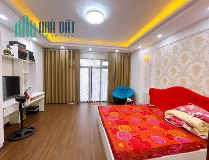 SIÊU HẠ GIÁ chỉ 10.5 tỷ nhà Trần Quốc Hoàn Cầu Giấy 52m x 5T vỉa hè, ô tô, kinh doanh