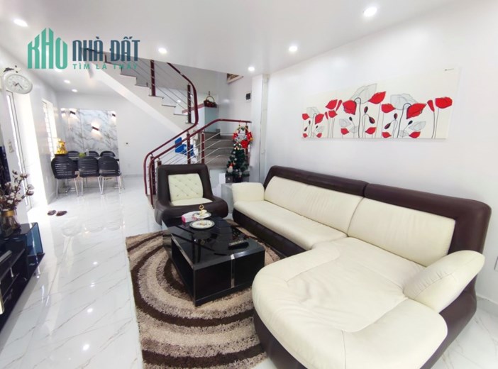 Bán nhà 4 tầng lô góc cực thoáng, ngõ nông, 40m x 4 tầng GIÁ 2.85 tỉ Thư Trung - Ngô Gia Tự