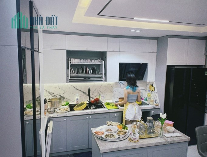 Bán nhà ĐỐNG ĐA, cục BẢO VỆ LĂNG, hơn 9 tỷ, gara Ô tô, 40m, 6T, tặng full nội thất, A.N tuyệt vời