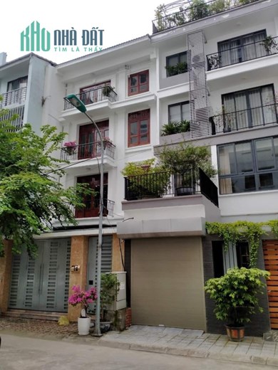 BÁN BIỆT THỰ LIỀN KỀ AN DƯƠNG VƯƠNG. TÂY HỒ. DT 118M2. MT 6,5M. GIÁ 23,5 TỶ