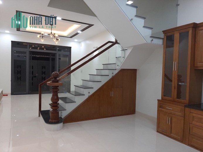 Chính chủ cho thuê nguyên căn  nhà kinh doanh đỉnh KDC cao cấp Centana Điền Phúc TP.Thủ