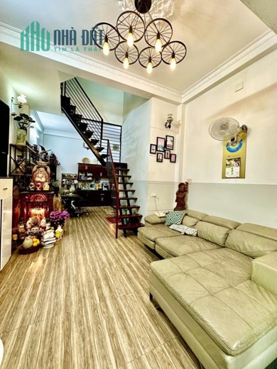 Bán nhà 6 tầng đường bờ bao tân thắng, 2 mặt hẻm xe hơi, 69m2 chỉ 8.9 tỷ