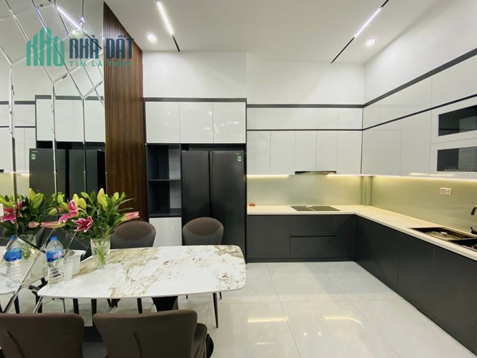 Bán nhà Quan Nhân Nhân Chính 55m 5 tầng 8 ngủ gần ô tô tránh hàng xóm Golden Palm nhỉnh 5 tỷ