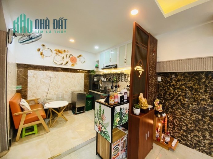 Bán nhà Mặt tiền Đinh Bộ Lĩnh, Bình Thạnh, 30m2, 4 Tầng, Lô góc Kinh doanh đỉnh