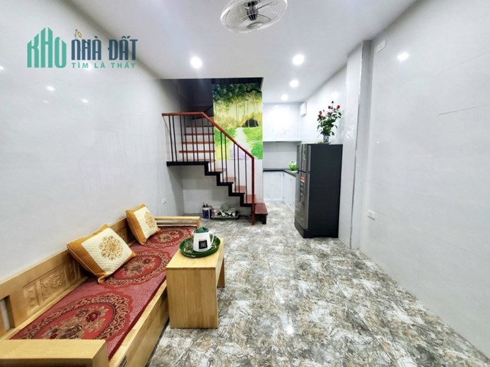 Bán nhà 8/3, 2 tầng Dtsd 22m, giá 1 tỷ x