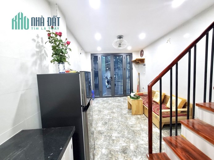 Bán nhà 8/3, 2 tầng Dtsd 22m, giá 1 tỷ x