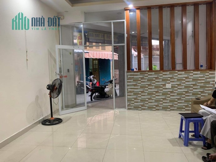 Bán nhà MT kinh doanh Tân Bình sát quận 10 ngang hơn 5m giá 5 tỷ 6 TL
