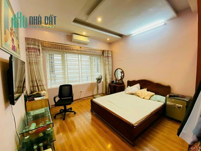 Bán nhà Cầu Giấy nhà phố Hoa Bằng 50m2 giá 8,5 tỷ (thương lượng ) ÔTÔ - KINH DOANH -GARA
