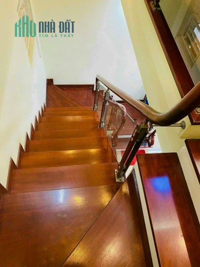 Bán nhà Cầu Giấy nhà phố Hoa Bằng 50m2 giá 8,5 tỷ (thương lượng ) ÔTÔ - KINH DOANH -GARA