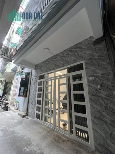 Bán nhà Dương Quảng Hàm, Cầu Giấy 36m2x4tầng,  mặt tiền 4,5m, vài bước ra phố- giá 4,9tỷ