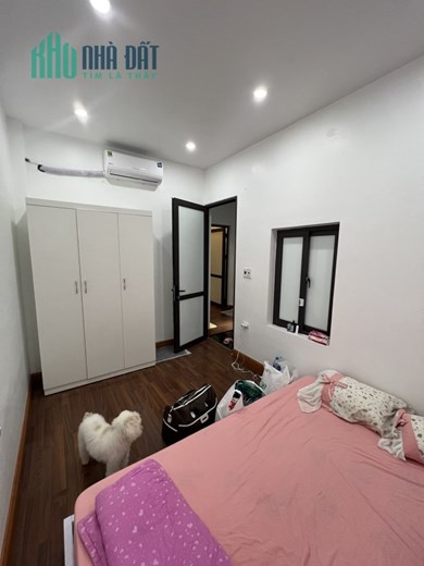 Bán nhà Dương Quảng Hàm, Cầu Giấy 36m2x4tầng,  mặt tiền 4,5m, vài bước ra phố- giá 4,9tỷ