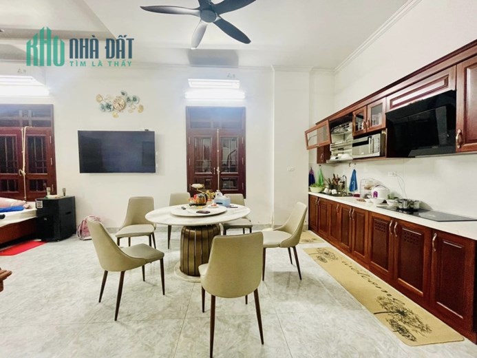 Biệt thự lô góc, phân lô, ô tô tránh, full nội thất, 104X4T Đội Nhân Ba Đình, 2x tỷ.