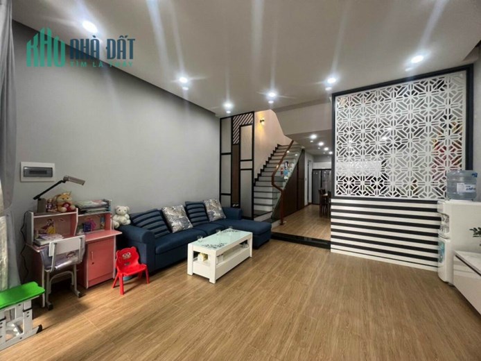 Nhà Liên Chiểu, mặt tiền kinh doanh, vị trí đẹp, nhà mới giá chỉ 5 tỷ X