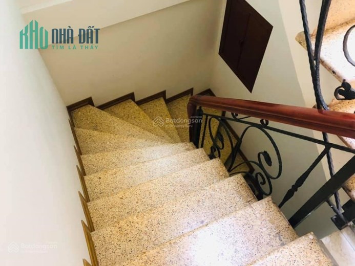 Bán nhà 4.5tầng Quận Ba Đình 42m2, giá 8tỷ5 Vĩnh Phúc, ngõ thông KD, ôtô tránh.