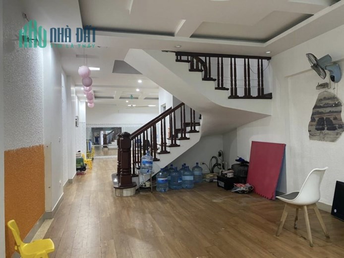 Bán  chuỗi nhà LK Văn Phú- 90m giá chỉ 10 tỷ- 4,5 tầng -Mt 4,5m- đường 24m