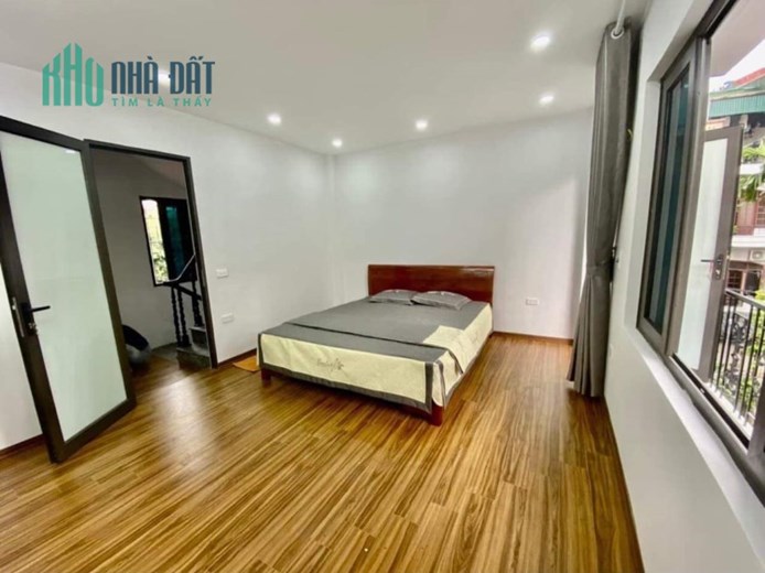 Bán Nhà Chu Huy Mân, Phường Phúc Đồng, Long Biên 35m2, 5T, chỉ 2,8 tỷ (gần ô tô)