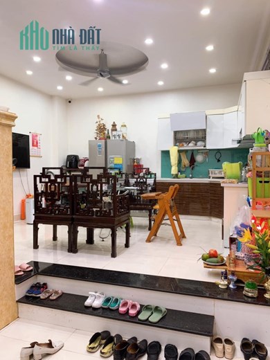 Bán gấp nhà phố Kim Đồng. 46m x 4 tầng x giá 4,35 tỷ. ngõ rộng 2,5m cách phố 30m
