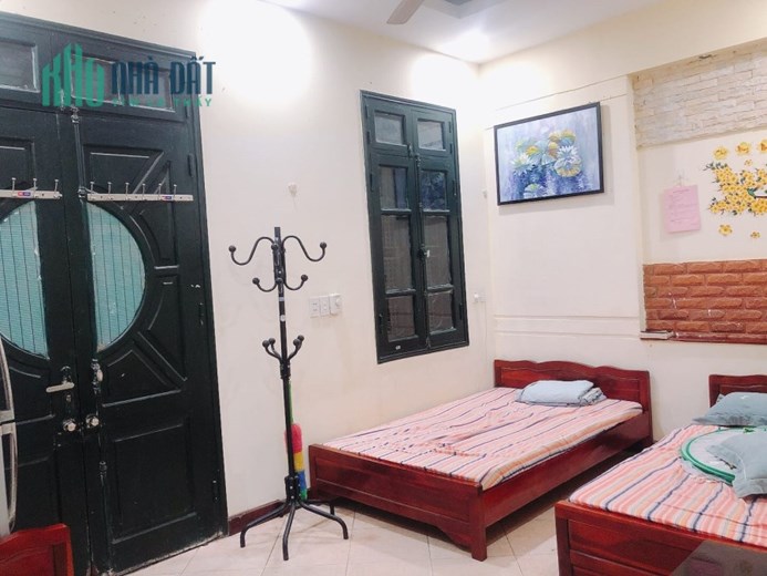 Bán nhà Hoàng Như Tiếp. Long Biên. LÔ GÓC, Ô TÔ tránh,Kinh doanh, 4 tầng, 6 PN. 31m2.  giá hơn 3 tỷ