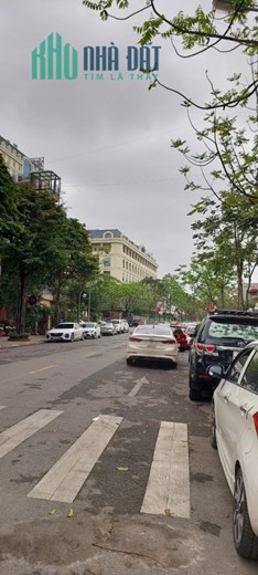 Bán nhà Hoàng Như Tiếp. Long Biên. LÔ GÓC, Ô TÔ tránh,Kinh doanh, 4 tầng, 6 PN. 31m2.  giá hơn 3 tỷ
