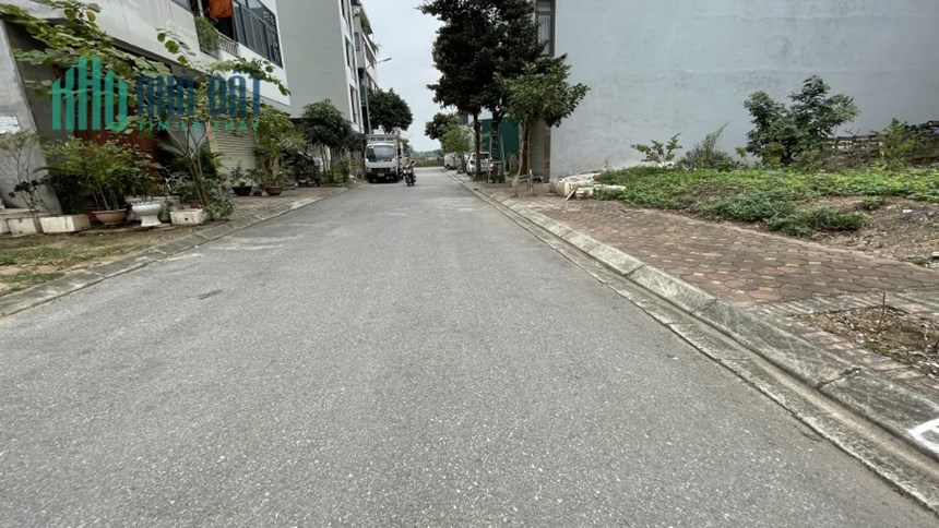Bán đất tái định cư Thượng Thanh, đường 13m vỉa hè, công viên, hồ điều hòa,90m, MT7,2m, 7 tỷ dư
