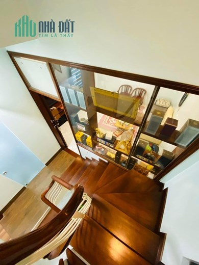 Bán nhà Phương Mai, Lương Định Của, Đống Đa nhà đẹp ở ngay giá 5,95 tỷ.