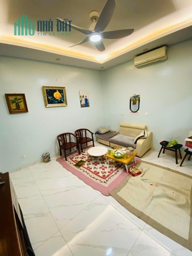 Bán nhà Phương Mai, Lương Định Của, Đống Đa nhà đẹp ở ngay giá 5,95 tỷ.