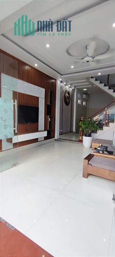 CẦN BÁN GẤP NHÀ MẶT ĐƯỜNG  Đông Trung Hành, Đằng Lâm,Hải Phòng