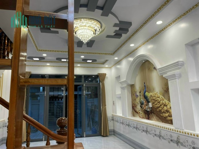 BÁN NHÀ MỚI 2 TẤM, CAO CẤP, CÁCH ĐƯỜNG ĐINH TIÊN HOÀNG 70m, VĨNH LONG