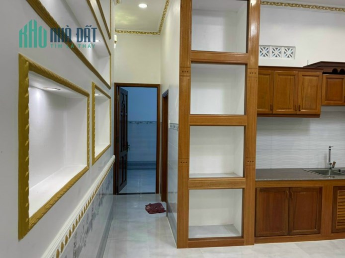 BÁN NHÀ MỚI 2 TẤM, CAO CẤP, CÁCH ĐƯỜNG ĐINH TIÊN HOÀNG 70m, VĨNH LONG