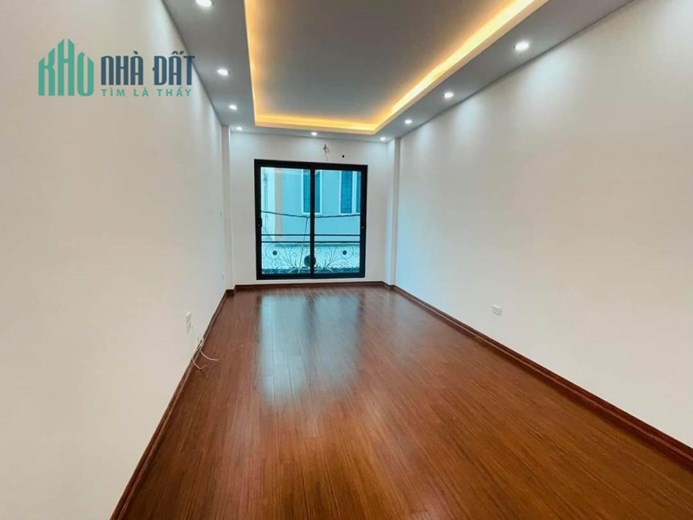 Bán nhà ngõ 250 Đường Kim Giang, diện tích 32m2, 5 tầng, giá 3,8 tỷ.