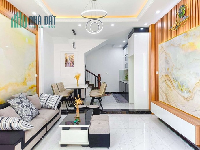 Bán nhà phố Ái Mộ, quận Long Biên, ngõ thông ô tô, mới rộng thoáng, 38m2x 5 tầng, 4 tỷ 9