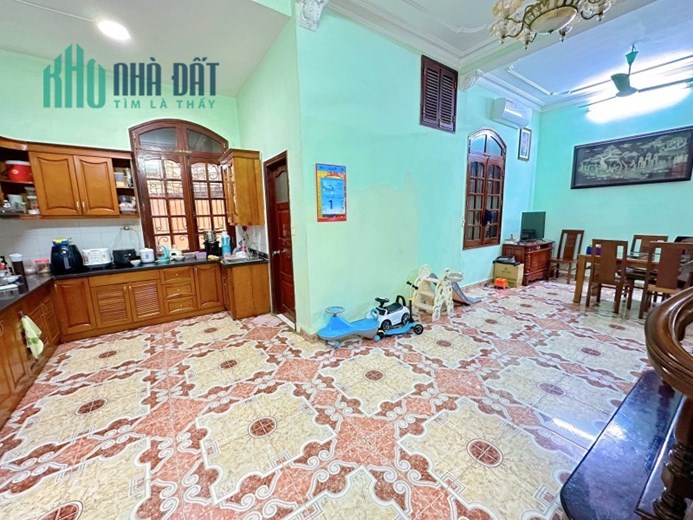 Bán nhà Võ Thị Sáu Hai Bà Trưng 163m2 x 5 tầng, MT 7.8m giá 35 tỷ