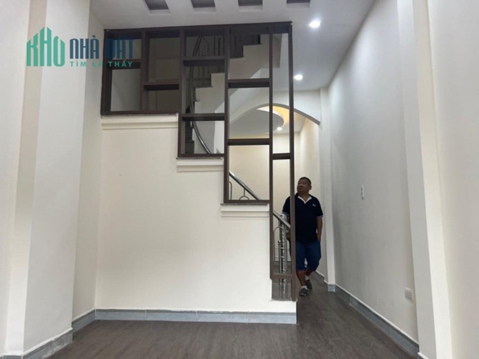Nhà 40 m2, 3 tầng Thạch Bàn chỉ 3.8 tỷ