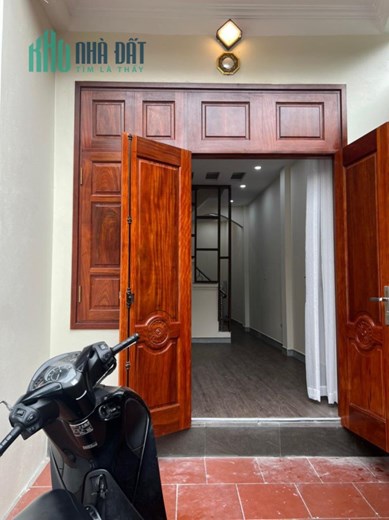 Nhà 40 m2, 3 tầng Thạch Bàn chỉ 3.8 tỷ