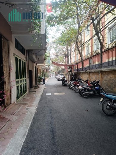 Bán nhà Chùa Bộc, Đống Đa 2 mặt ngõ ô tô tránh, kinh doanh giá 8,9 tỷ.