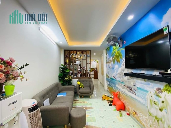 Bán nhà phố Chính Kinh 45mx4T ngõ nông gần ô tô hàng xóm Royal City nhà đẹp ở ngay nhỉnh 4 tỷ