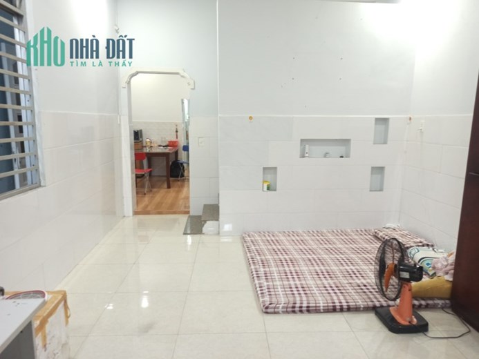 Nhà 3.5 Tỷ - Hẻm Xe Hơi - 2  Tầng 80m2 Giá Quá Rẻ .