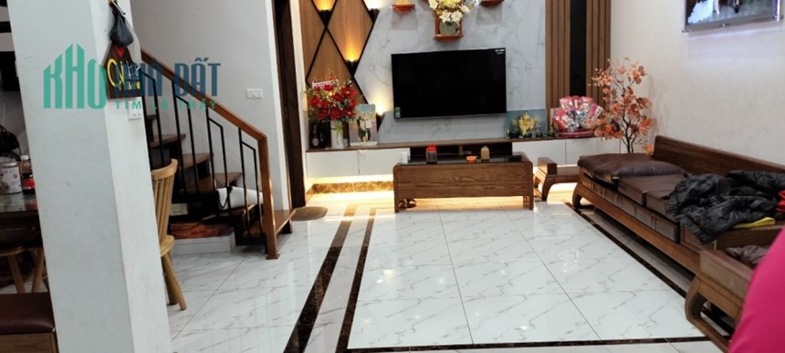 Bán căn nhà Xuân Đỉnh, lô góc, ngõ to, nhà còn mới, quy hoạch văn minh, MT rộng, nhỉnh 5 tỷ