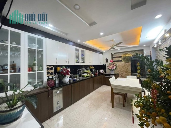 NHỈNH 6 TỶ TẬU NGAY NHÀ THÁI HÀ, ĐỐNG ĐA, Ô TÔ LÙI TẬN CỬA, DT 50M X 4 TẦNG