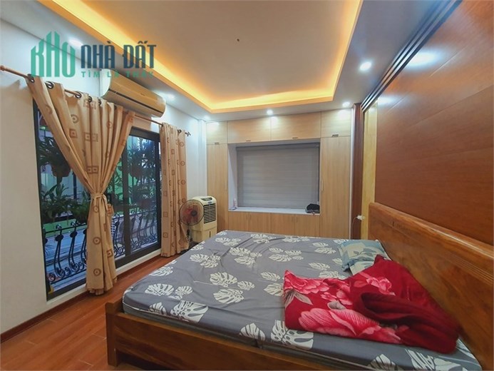 Bán nhà phố Nguyên Hồng, ô tô, vỉa hè, DT46m2 x 5 tầng, MT 5m. 0338080356