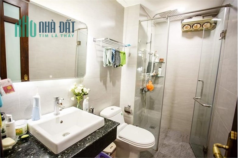 Bán nhà phố Nguyên Hồng, ô tô, vỉa hè, DT46m2 x 5 tầng, MT 5m. 0338080356