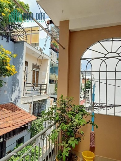 Bán nhà lô góc 2 mặt tiền đường vườn lài, 41m2 chỉ 4.35 tỷ, vài bước chân ra mặt tiền.
